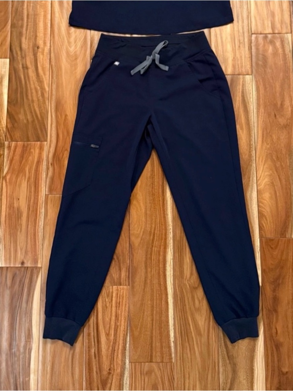 Figs Navy Women's Drawstring Jogger Pants and wide leg pants XS